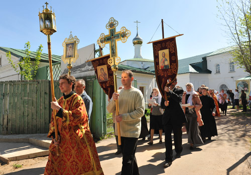 В Кирове перекроют дороги в дни Великорецкого крестного хода.