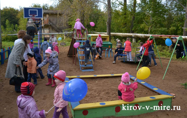 Детская площадка "Переулок детства" в Нововятске