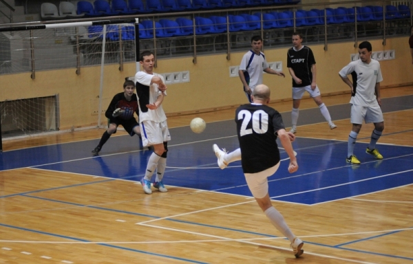 чемпионат кировской области по мини-футболу 2013